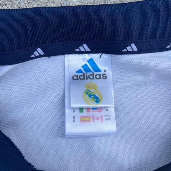 2000-01 Real Madrid Kit - Picture 3 of 8